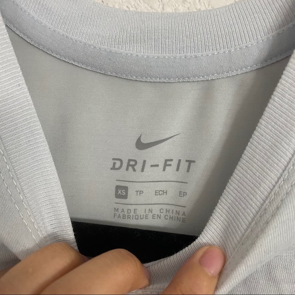Nike Dri-Fit Breathe Cropped Women's Training Tank - Picture 4 of 6